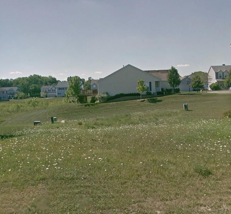 1st image of 1082 Holly Dr