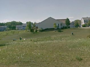 1082 Holly Dr, Antioch, IL 60002