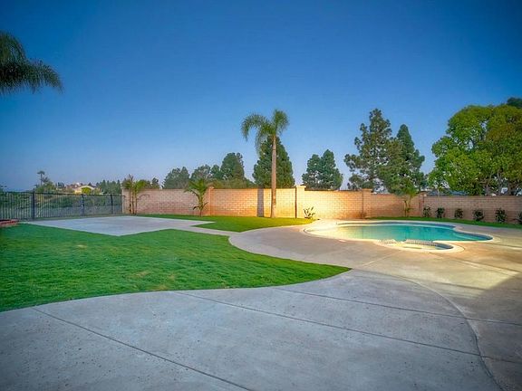 3rd image of 5698 Greenshade Rd