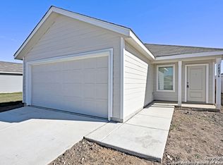 14836 Onyx Pl, Elmendorf, TX 78112