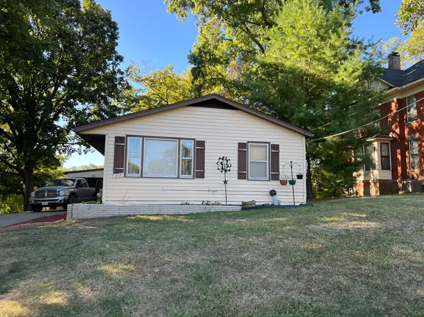 212 E Benton St, Carrollton, MO 64633