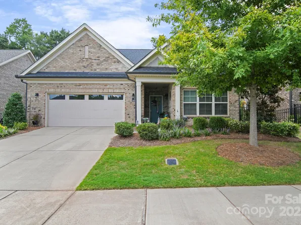 5256 Courtyard Ln, Belmont, NC 28012