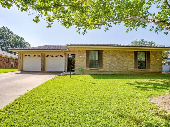 6417 Winifred Dr, Fort Worth, TX 76133