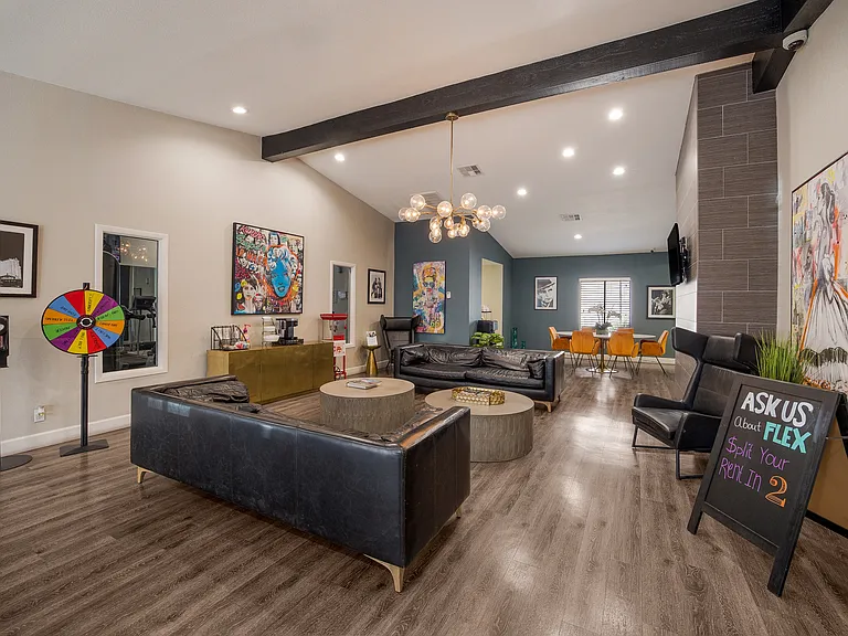 2900 Lux Apartment Homes — Photo 10