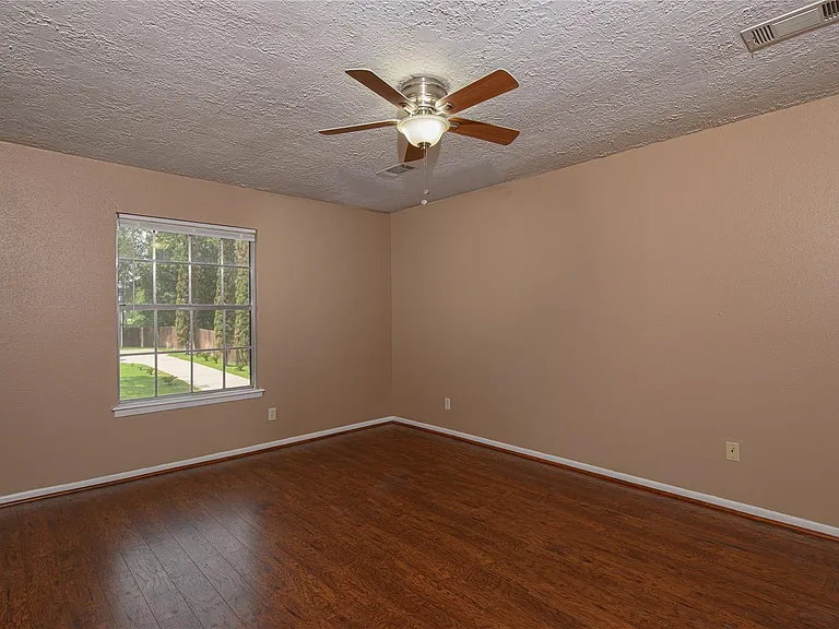 20339 Fieldtree Dr — Photo 16