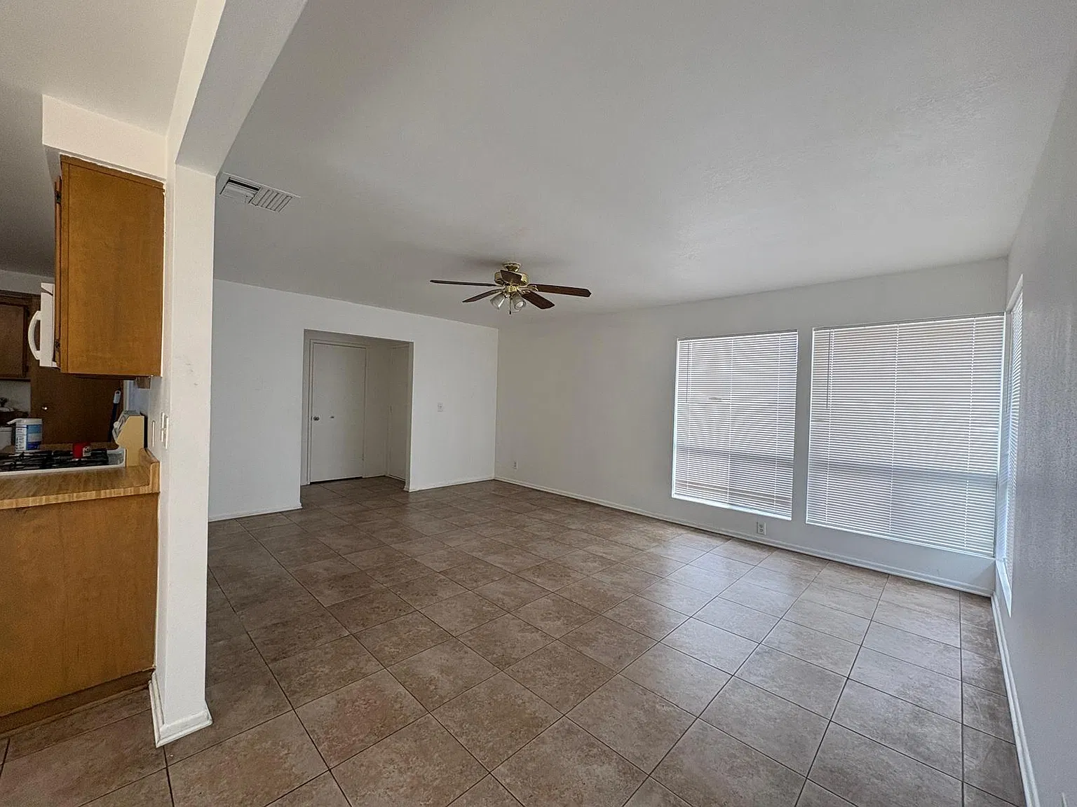 Camphorwood Ave, Hemet — Photo 4