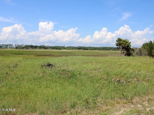 836 Ocean Boulevard W, Holden Beach, NC 28462