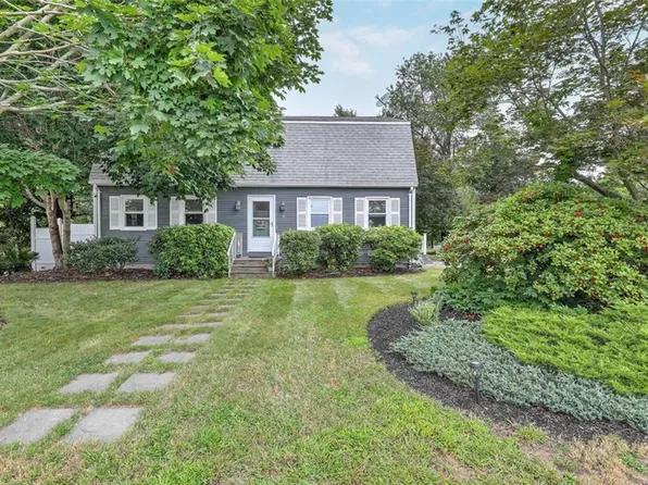 6 Kathleen Dr, Warren, RI 02885