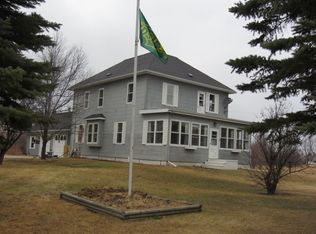 414 Main St E, Cavalier, ND 58220