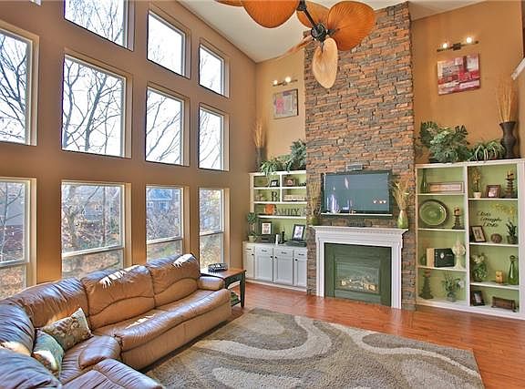 4th image of 502 Garden Dr