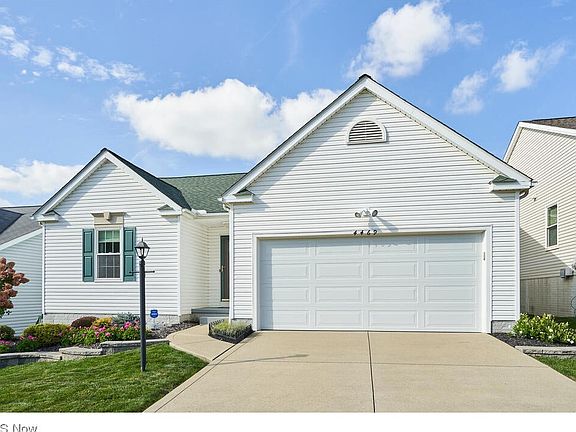 2nd image of 4469 Lockmoor Ln