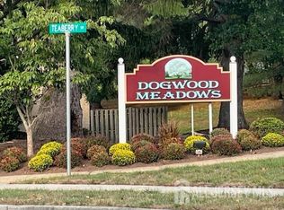 1 Almond Ln, Edison, NJ 08820