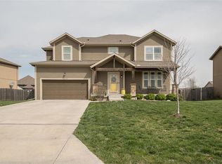 10208 Theden Cir, Lenexa, KS 66220