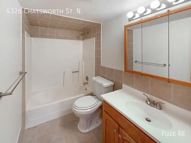 4326 Chatsworth St N — Photo 15