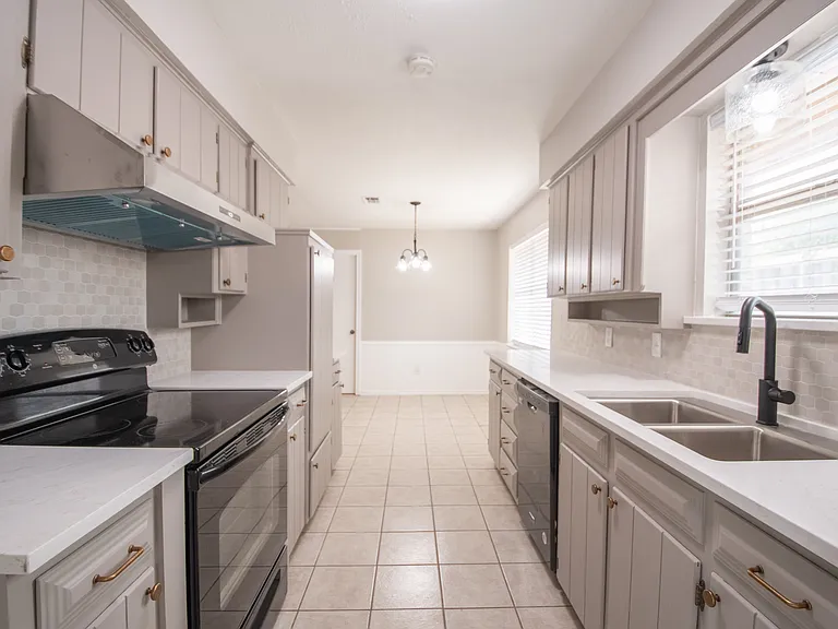 904 Lake Highlands Dr — Photo 8