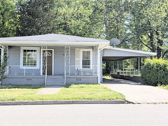 3rd image of 2702 Hickory St