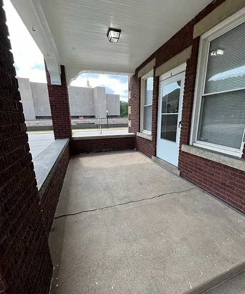 1637 Quarrier St — Photo 3