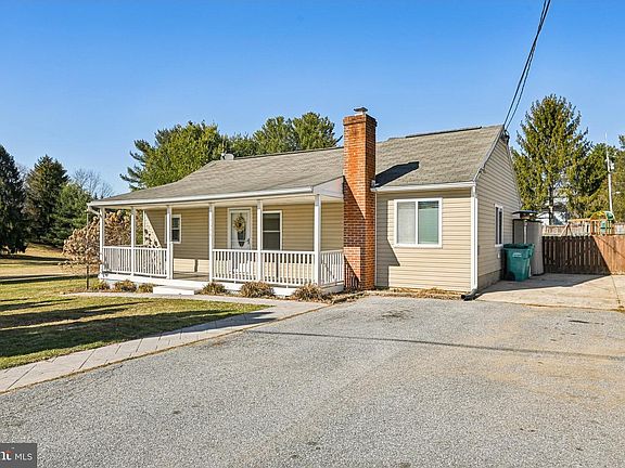 3rd image of 1516 Cherry Ave