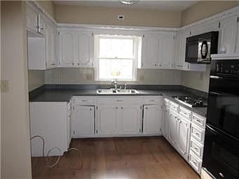 5th image of 410 Gordon Dr