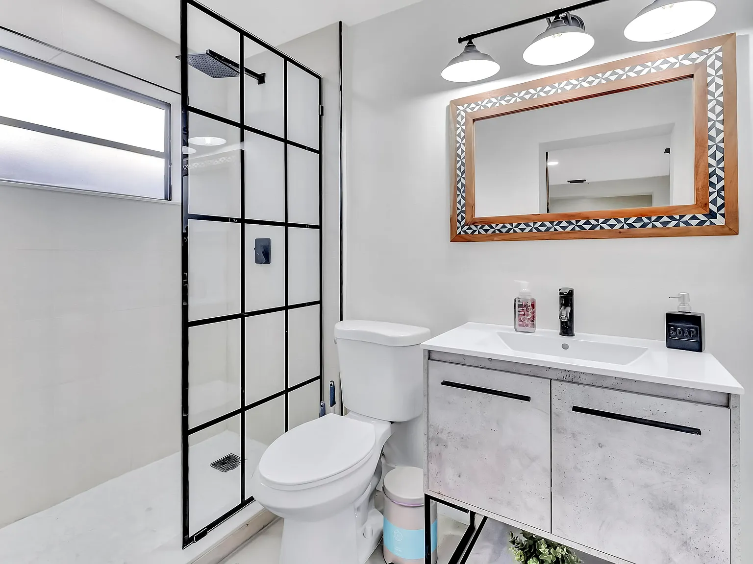 4 bed, 2.0 bath, 2234 sqft, $1,230 — Photo 4