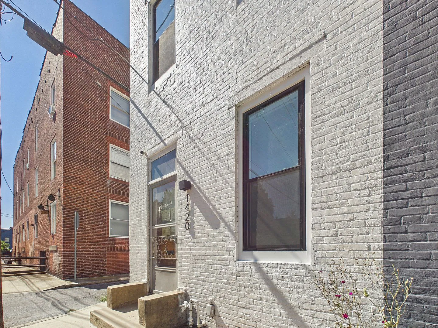 Gorgeous Single-Family Home on Penn St — Photo 2
