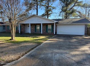 1117 Plantation Blvd, Jackson, MS 39211