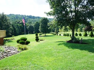 432 School Rd, Clinton, PA 15026