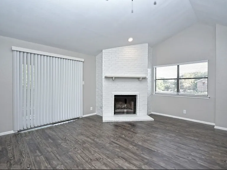 6102 Hill Forest Dr — Photo 5