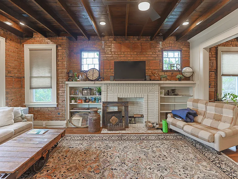 108 S Notre Dame Ave #3 — Photo 4