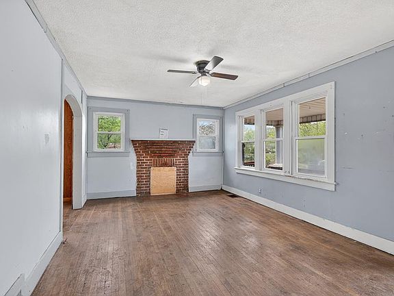 3rd image of 22 Old Quarry Rd