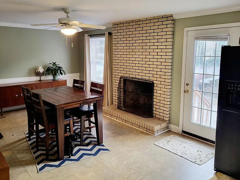 114 Allee St — Photo 3