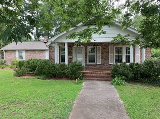 409 E Savannah St, Calhoun Falls, SC 29628