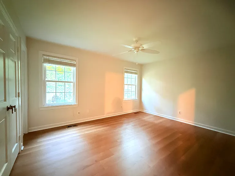 1214 Wellington Ln — Photo 23