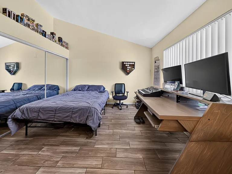 9540 Sepulveda Blvd #11 — Photo 14