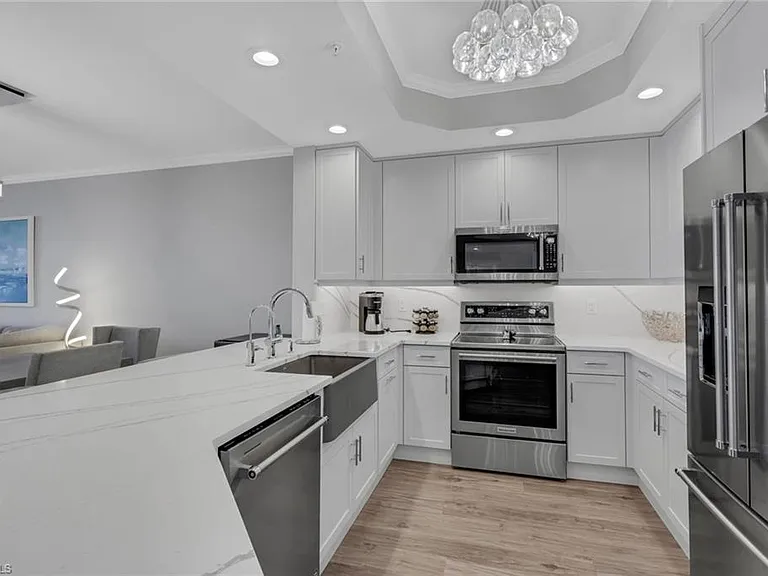 420 Cove Tower Dr #802 — Photo 12