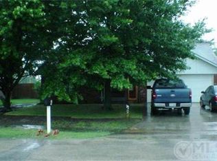 220 Glory St, Aubrey, TX 76227