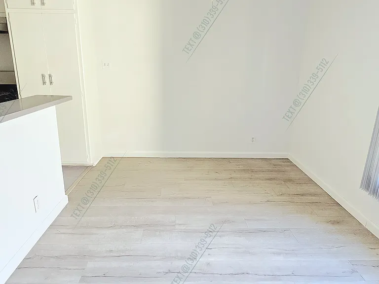 1501 Beloit Ave #10 — Photo 6
