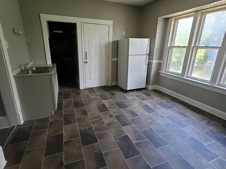 1326 W. Burleigh St. (Duplex) — Photo 5