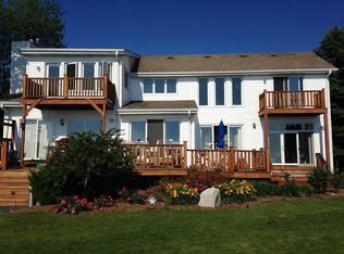 10415 Lakeshore Dr, Pleasant Prairie, WI 53158