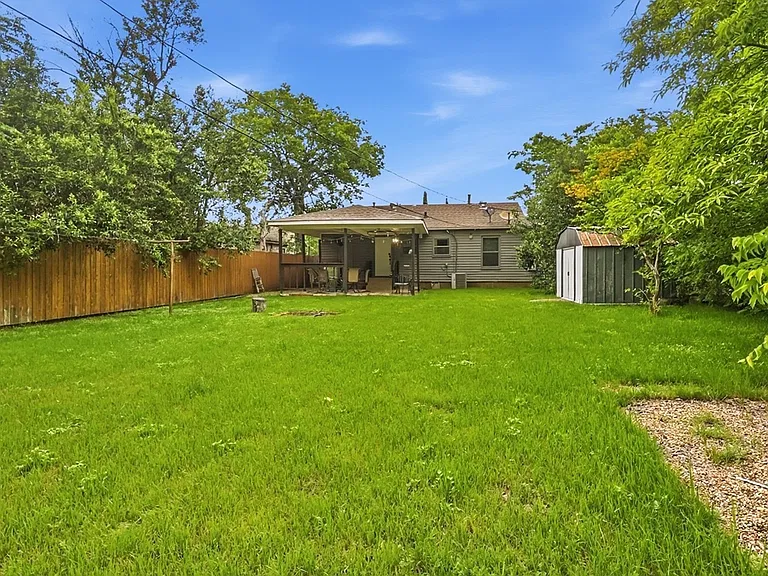 1918 Melbourne Ave — Photo 12