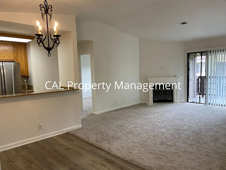 405 Tyler Pl #P — Photo 9