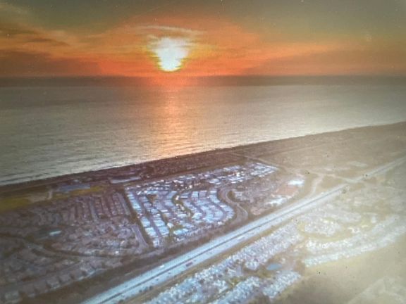 Enjoy the sunset and large body of water!