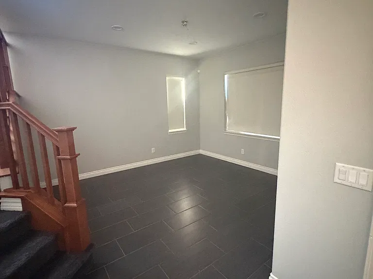 31227 E Pointe Ct — Photo 12