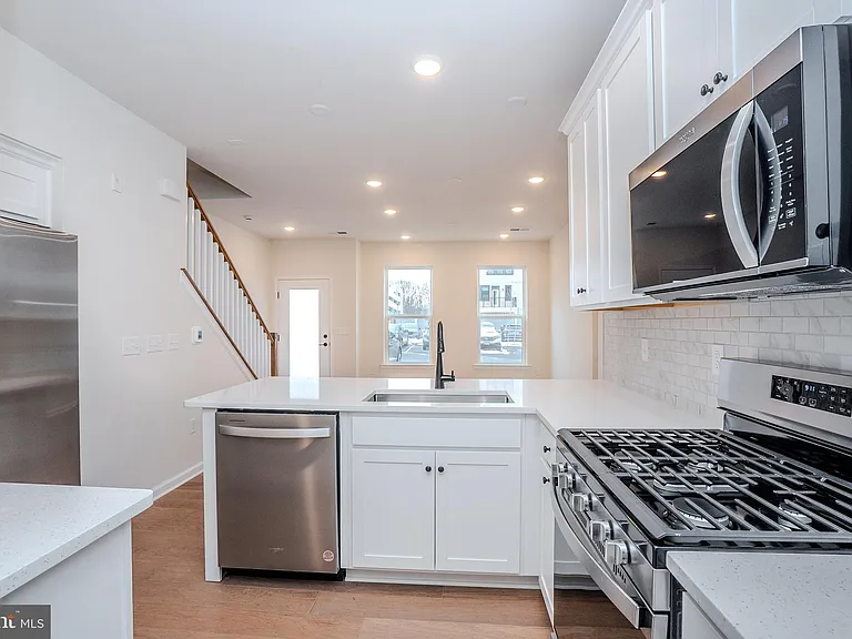 507 Reading Ct — Photo 11