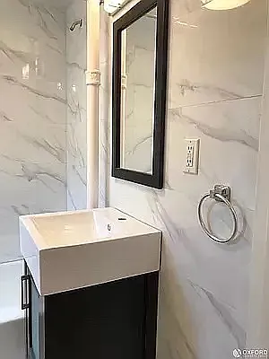 Rented by Oxford Property Group | media 37