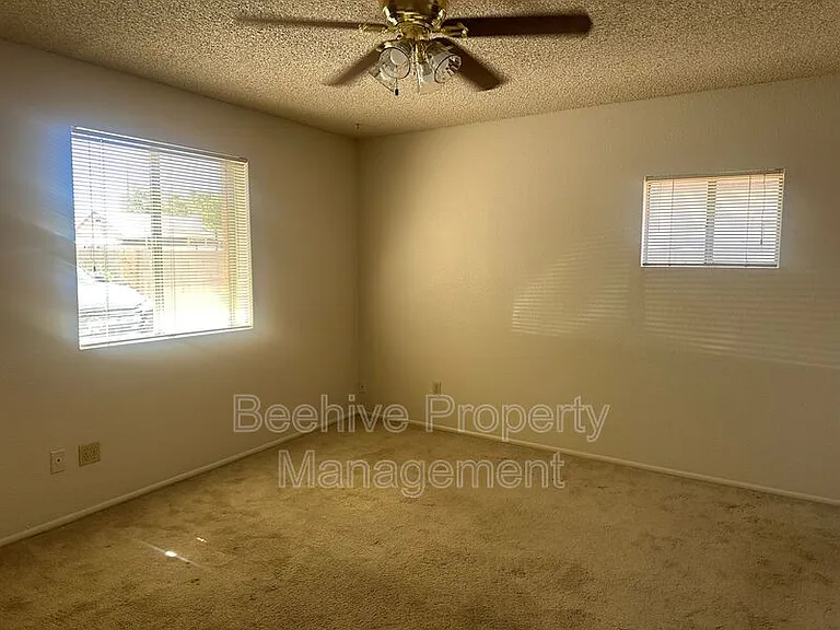 539 1/2 E 2nd Ave #2 — Photo 6