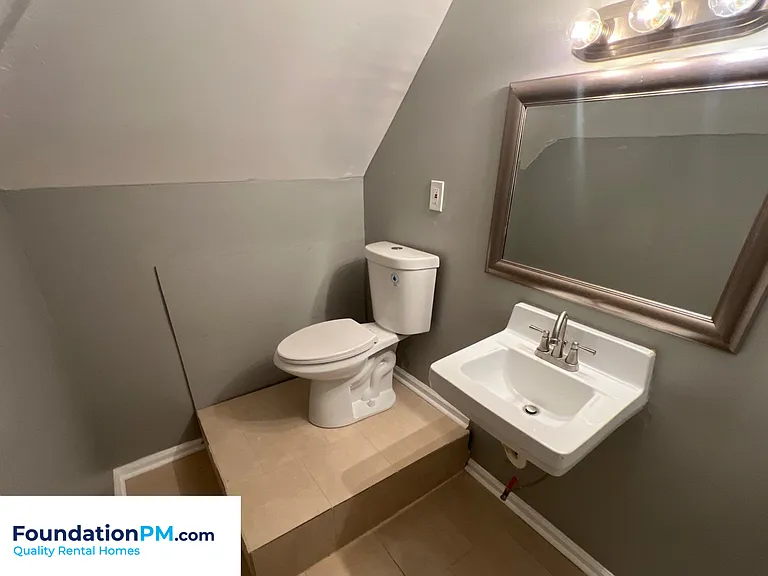 1229 Neptune St — Photo 11