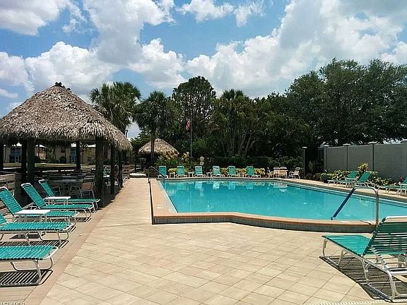 3rd image of 876 Gulf Pavilion Dr #106
