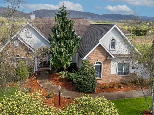 457 Timberton Cir, Bellefonte, PA 16823