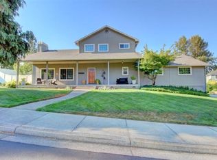 101 Creek View Ln, Rogue River, OR
